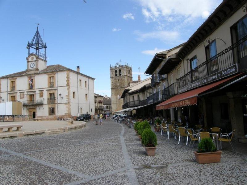 La Casa De Paloma En La Plaza Encanto Historico Riaza Eksteriør bilde